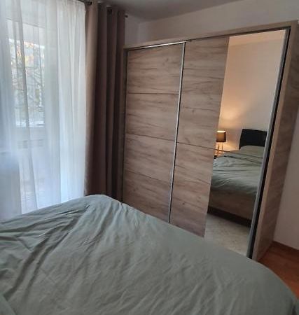 Apartament Chaplins 3 Camere Piatra Neamţ Buitenkant foto