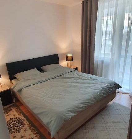 Apartament Chaplins 3 Camere Piatra Neamţ Buitenkant foto