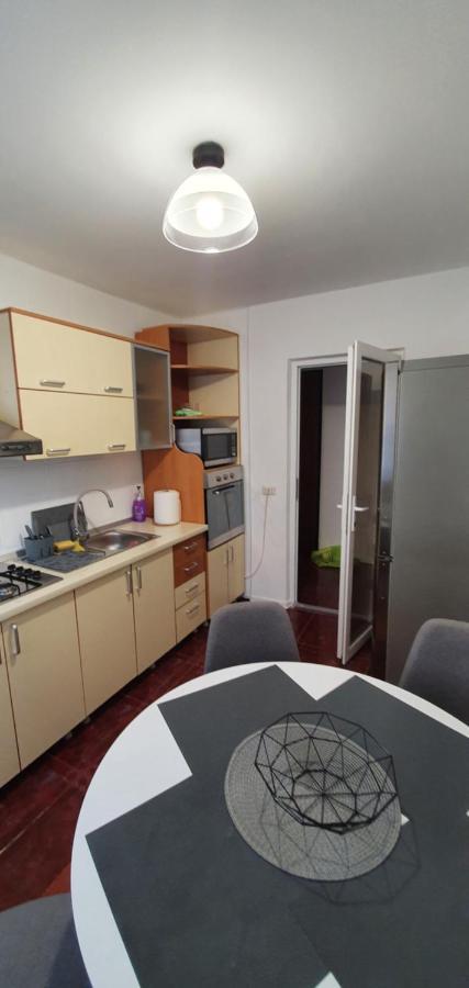 Apartament Chaplins 3 Camere Piatra Neamţ Buitenkant foto