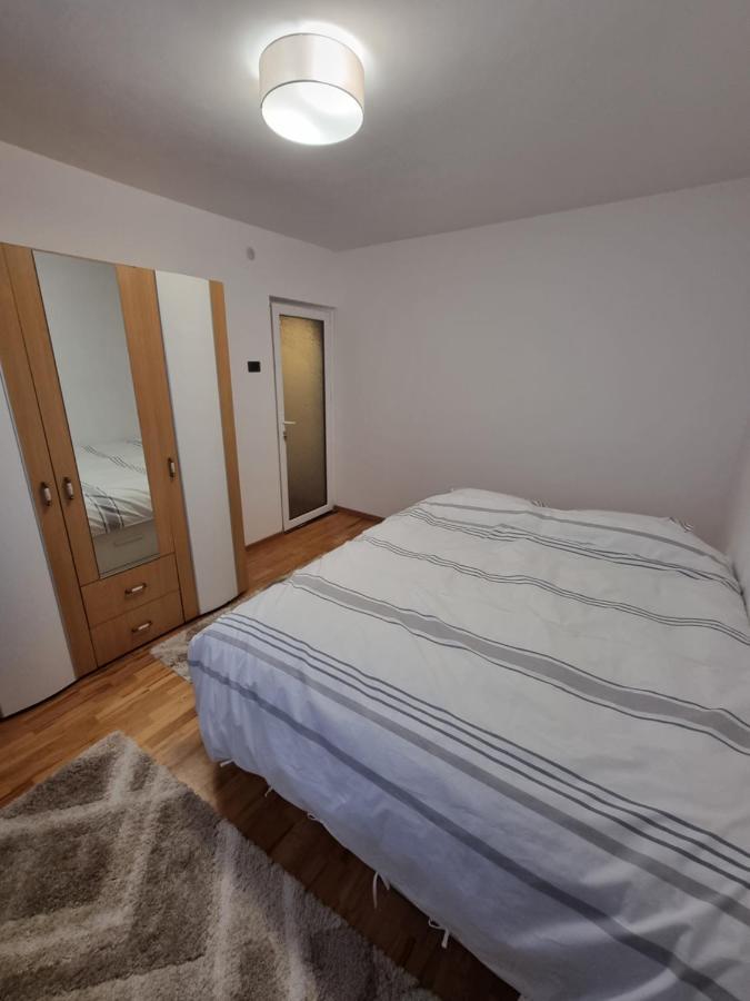 Apartament Chaplins 3 Camere Piatra Neamţ Buitenkant foto